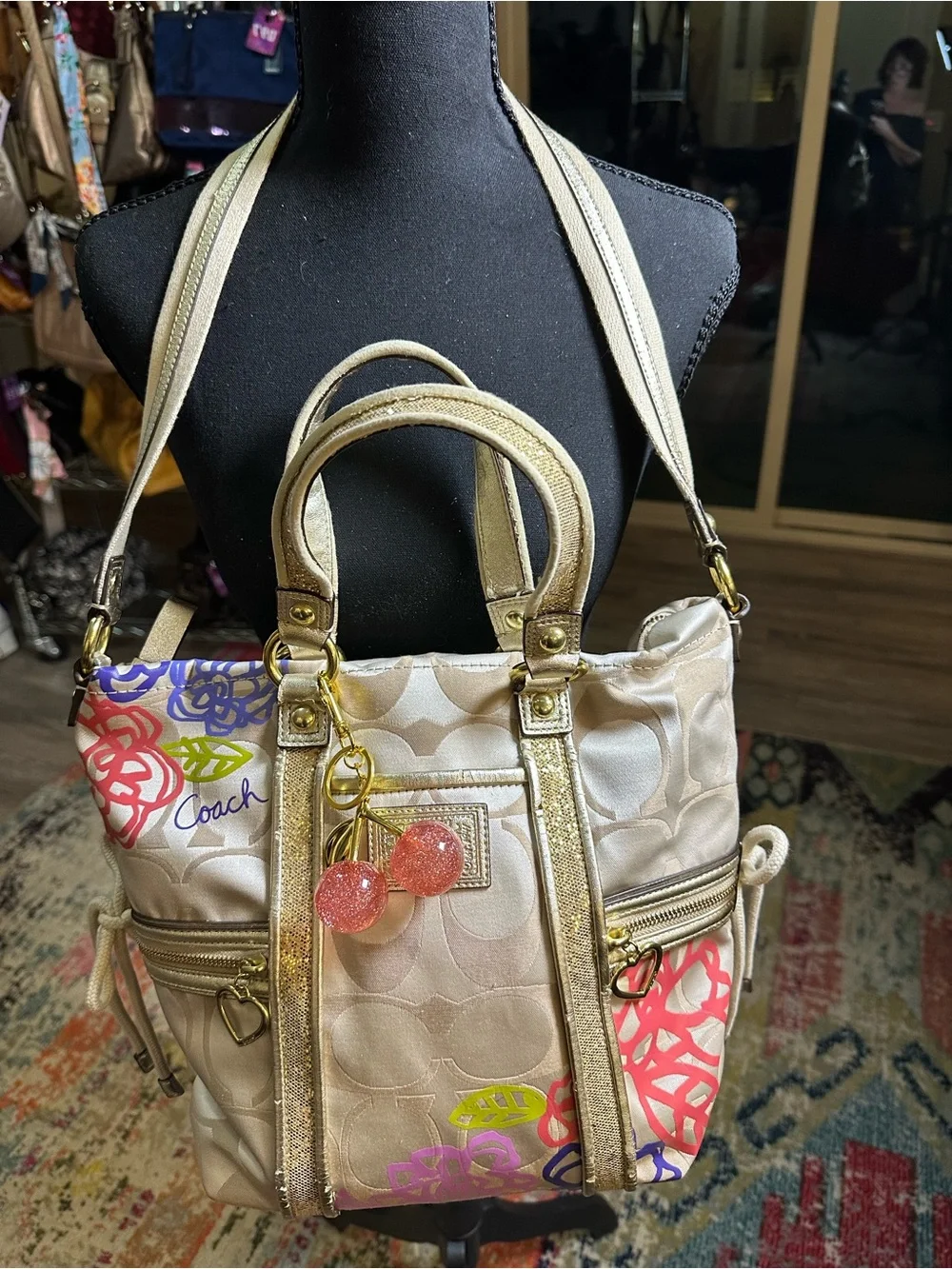 Coach Poppy Daisy Appliqué Signature Tote - Picture 11 of 16